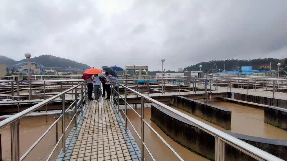 洪水来袭：污水处理厂的应急保卫战